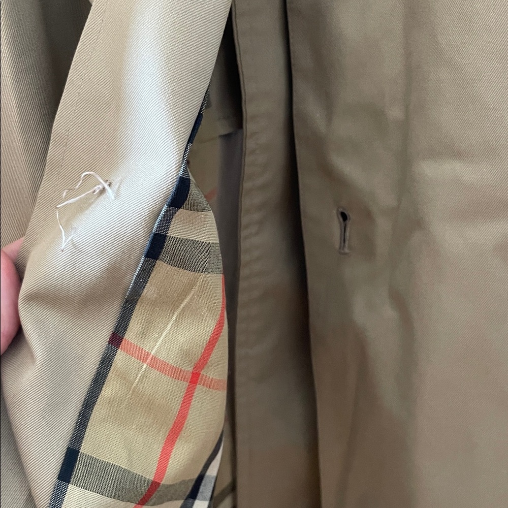 Burberry Vintage Men's Classic Tan Trench Coat~ 40 L - Picture 15 of 15